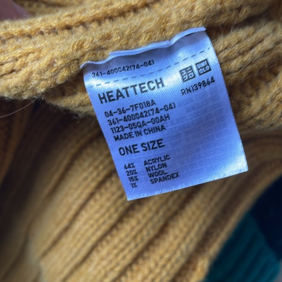 Beanie bundle! Winter hats stay warm - Picture 10 of 11